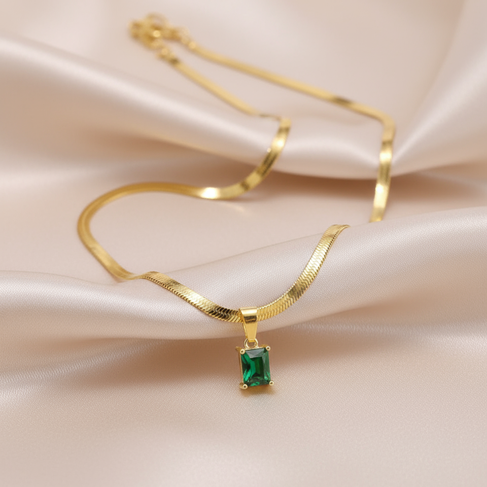 Green Accent Serpentine Chain Necklace