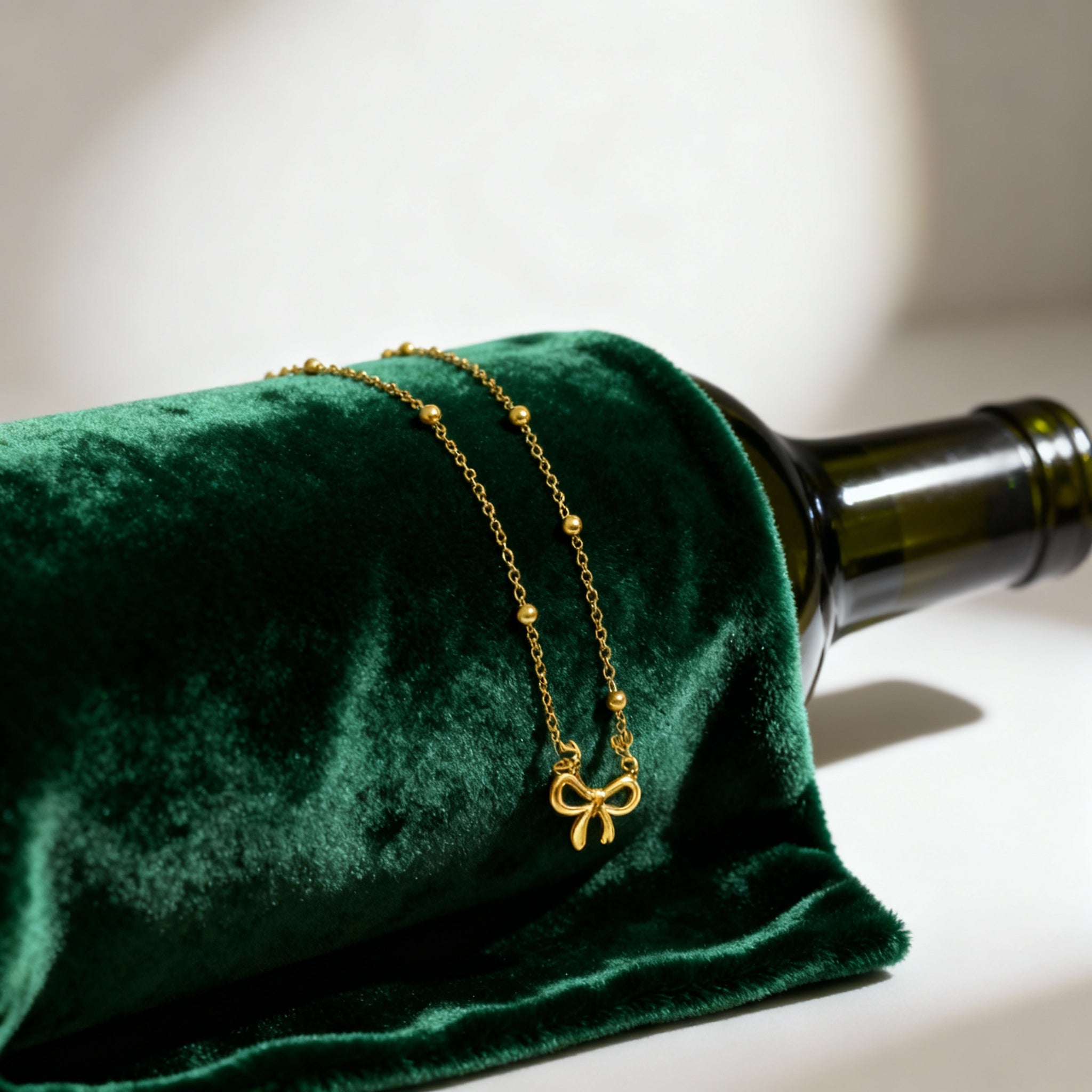 Bow Detailed Necklace